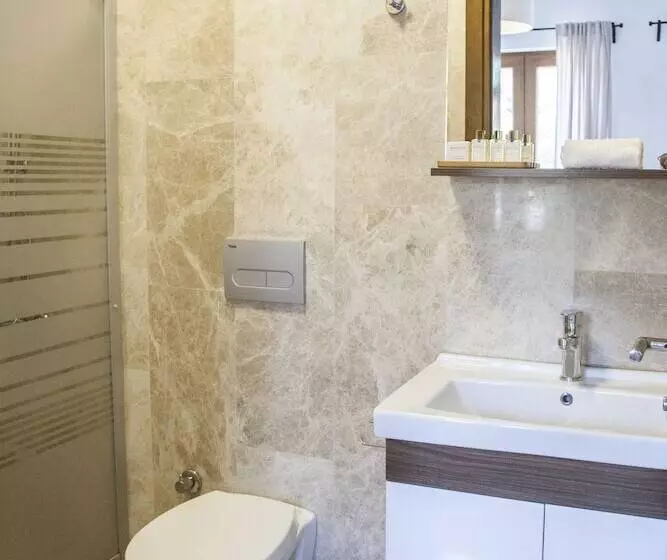 Hotelli The River House