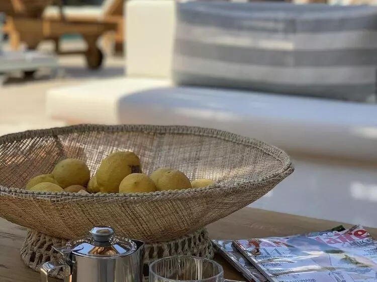 Hotelli The River House