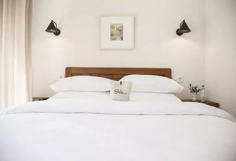 Hotelli The River House