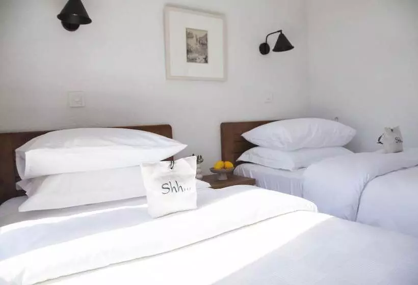 Hotelli The River House