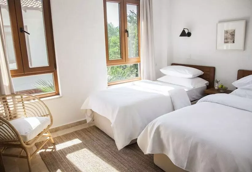 Hotelli The River House