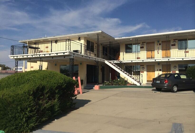 מוטל Holiday Lodge