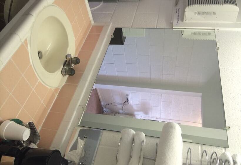 מוטל Holiday Lodge