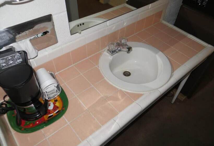 מוטל Holiday Lodge