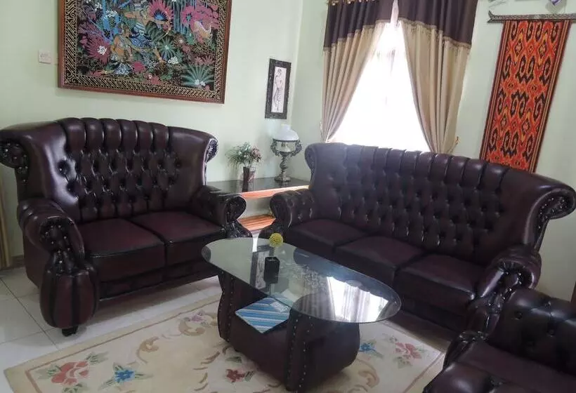 Pensione Avicenna 2 Guesthouse