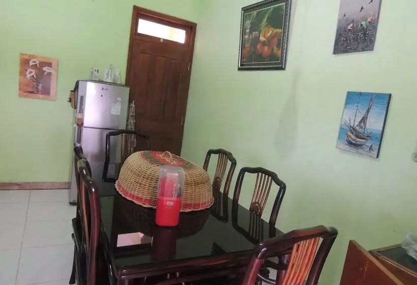 Pensione Avicenna 2 Guesthouse