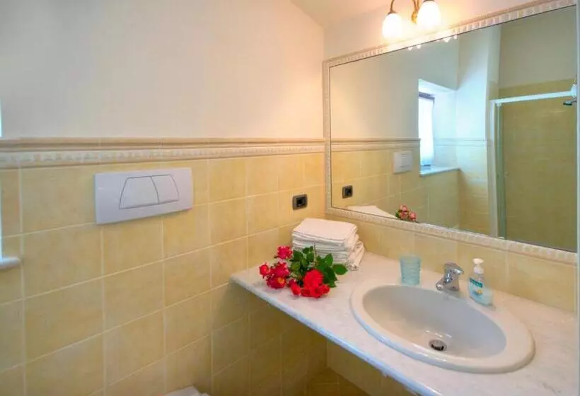 ペンション Velia Mare