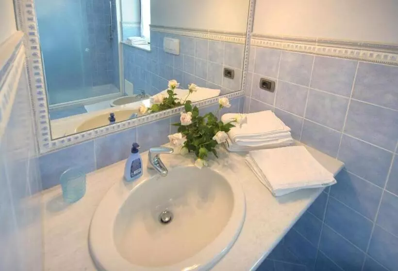 ペンション Velia Mare