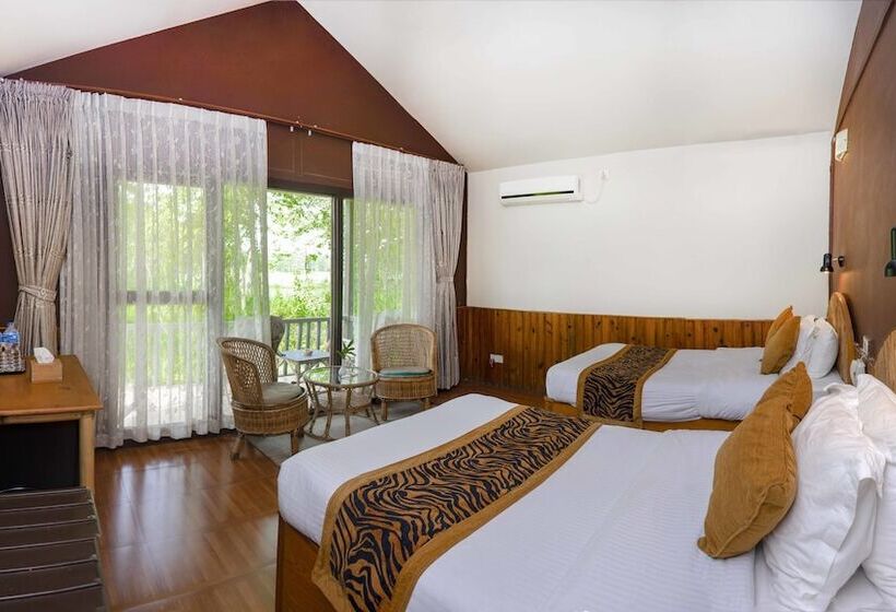 هتل Tigerland Safari   A Lemon Tree Resort, Chitwan, Nepal