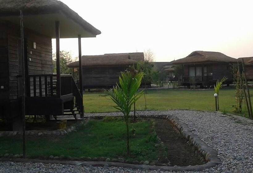 هتل Tigerland Safari   A Lemon Tree Resort, Chitwan, Nepal