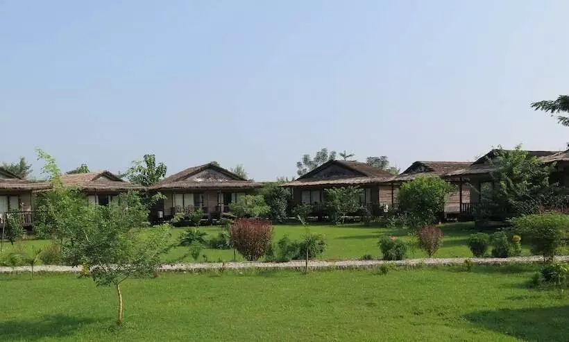 هتل Tigerland Safari   A Lemon Tree Resort, Chitwan, Nepal