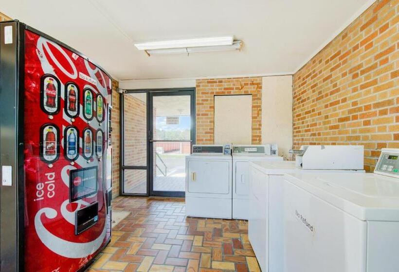 מוטל OYO Douglas GA US-441