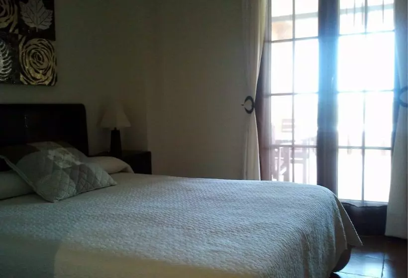 Apartamentos Leo Los Pelicanos