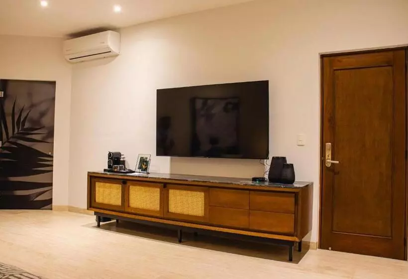 Casa Continental Hotel Boutique & Suites