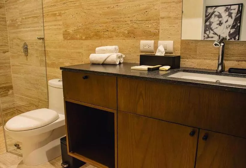 Casa Continental Hotel Boutique & Suites