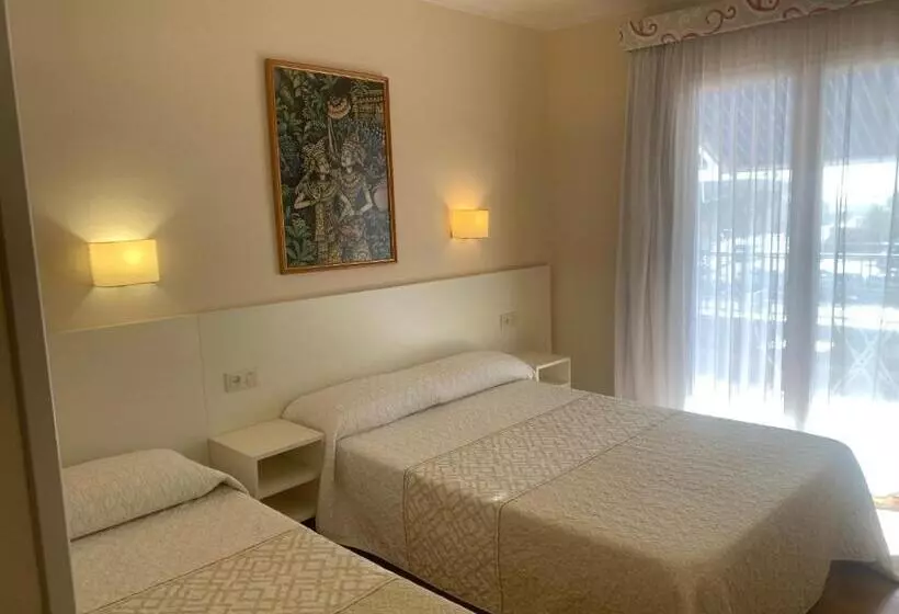 مسافرخانه Casa Feliu