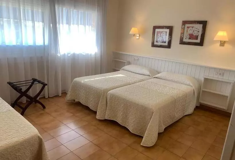 مسافرخانه Casa Feliu