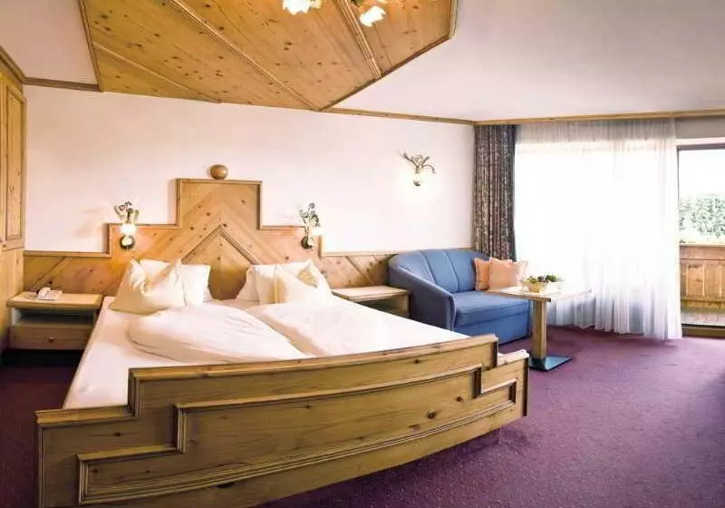 Отель Alpenpark Resort Superior