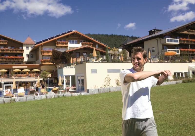 בית מלון כפרי Alpenpark Resort Superior