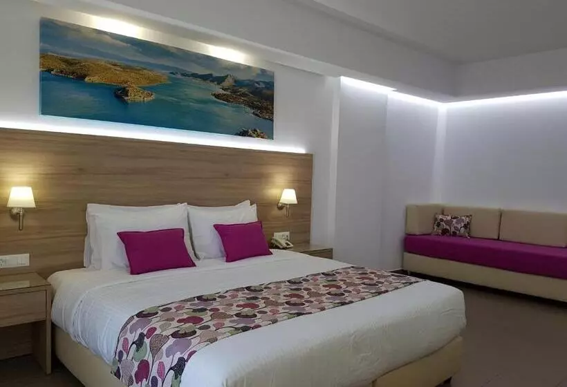 Отель Astra Village & Suites