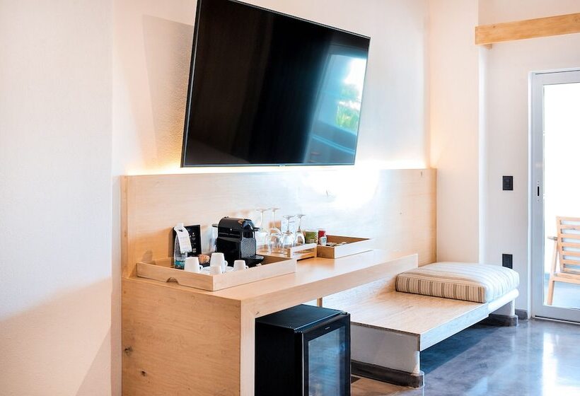 Bahia Hotel & Beach House