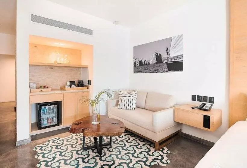 Bahia Hotel & Beach House