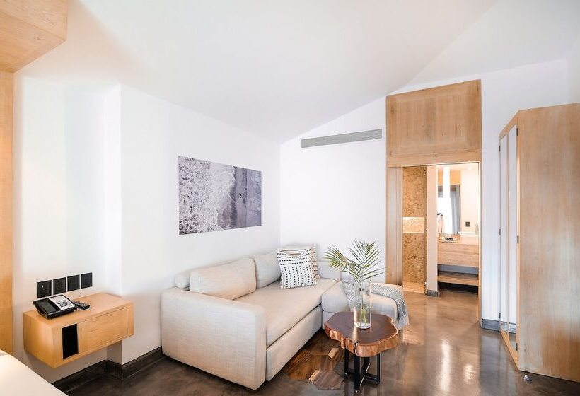 Bahia Hotel & Beach House