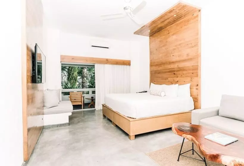 Bahia Hotel & Beach House