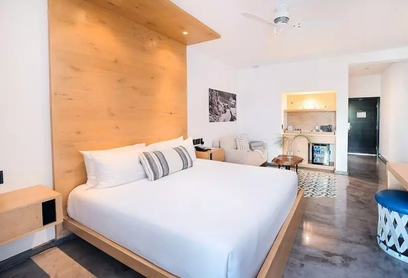 Bahia Hotel & Beach House