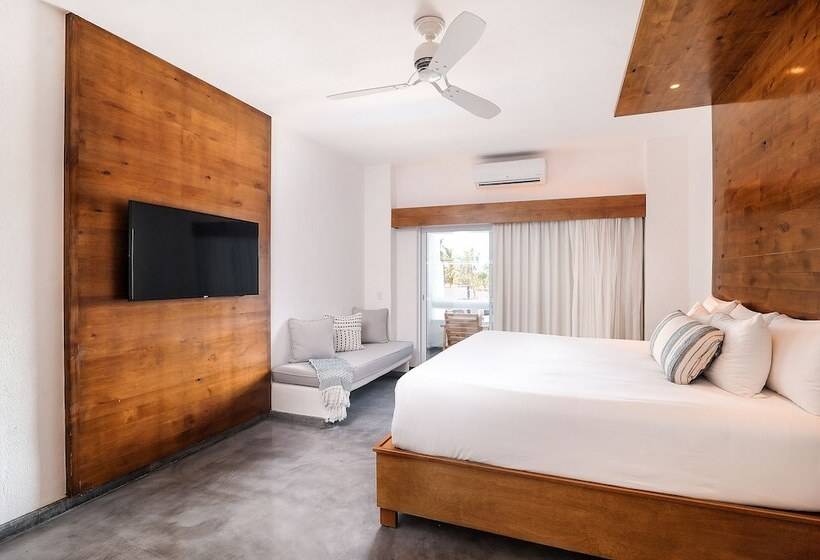 Bahia Hotel & Beach House