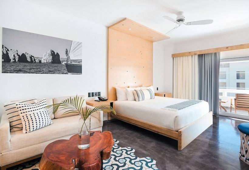 Bahia Hotel & Beach House