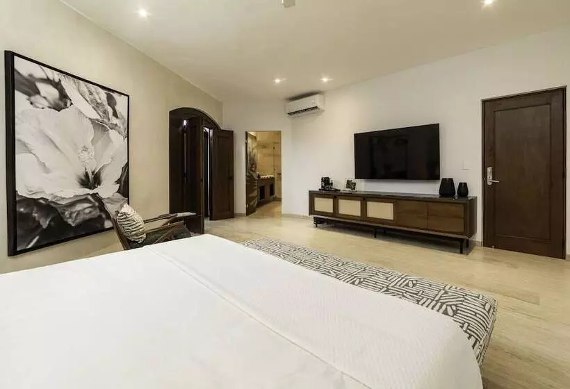 Casa Continental Hotel Boutique & Suites