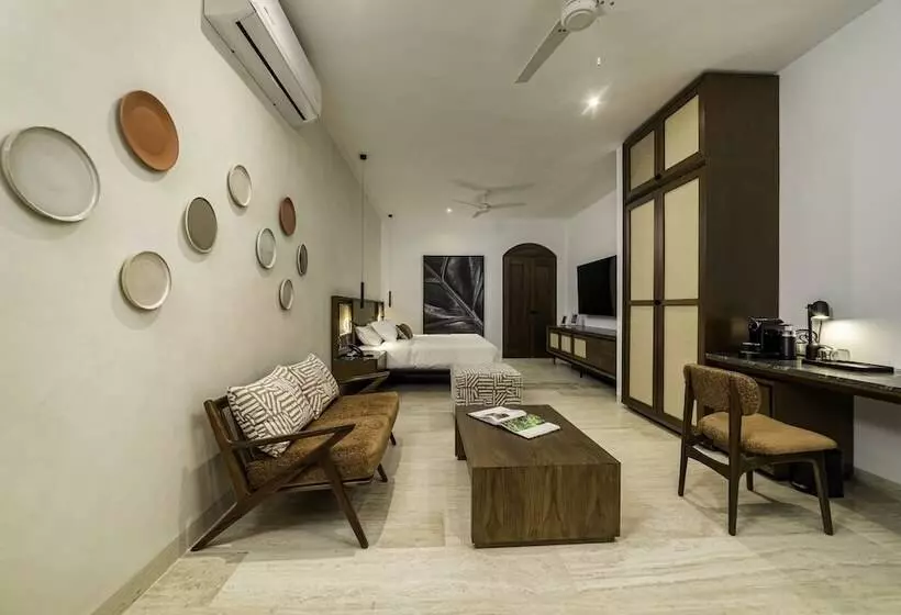 Casa Continental Hotel Boutique & Suites