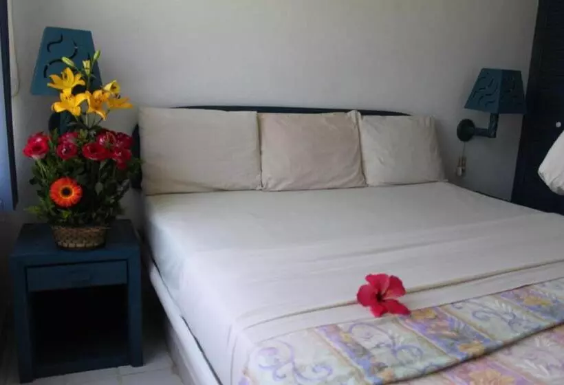 בית מלון כפרי Coral Clubes Acapulco