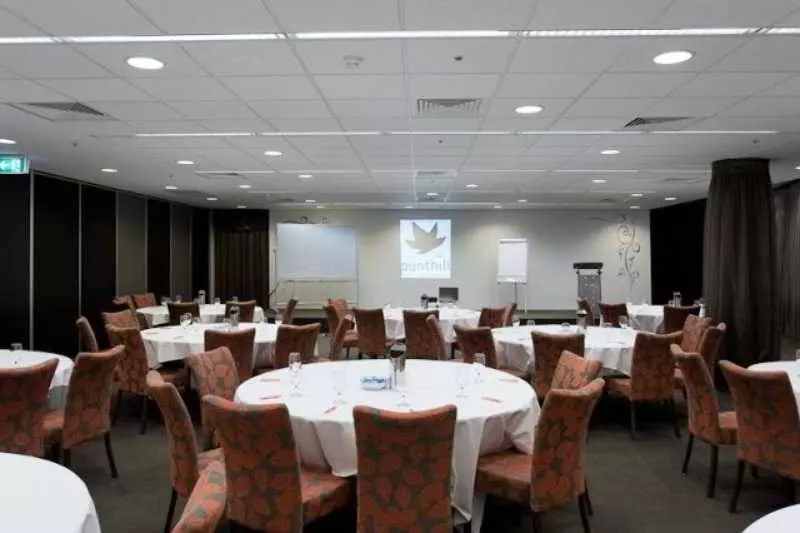 فندق Dandenong Central Apartments Official