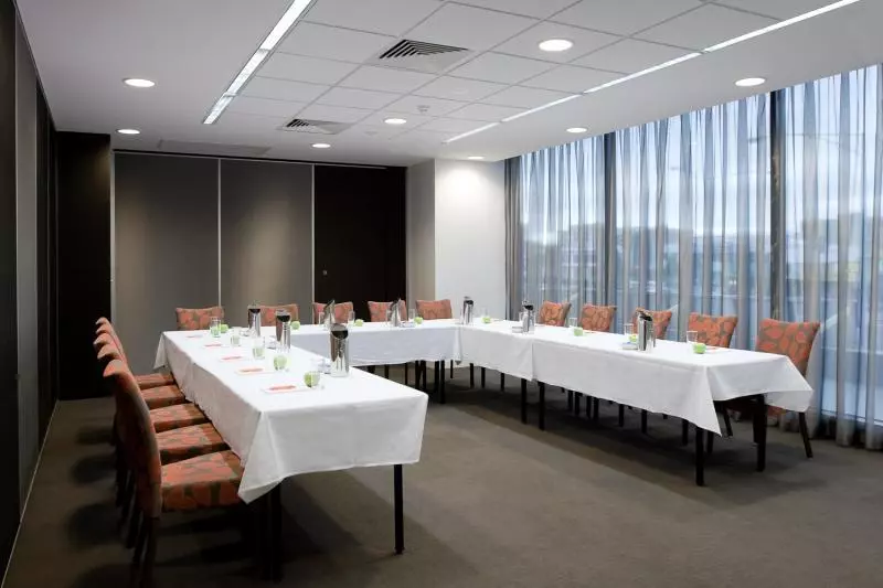 فندق Dandenong Central Apartments Official