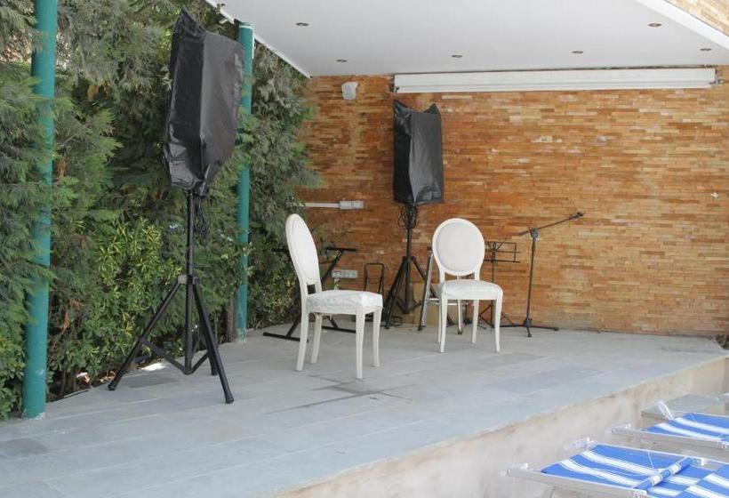 בית מלון כפרי Dyrrah