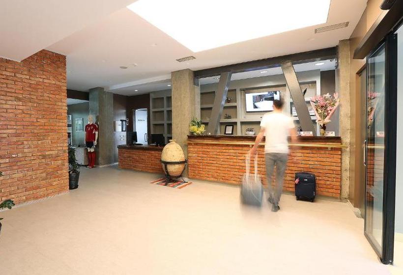 בית מלון כפרי Dyrrah