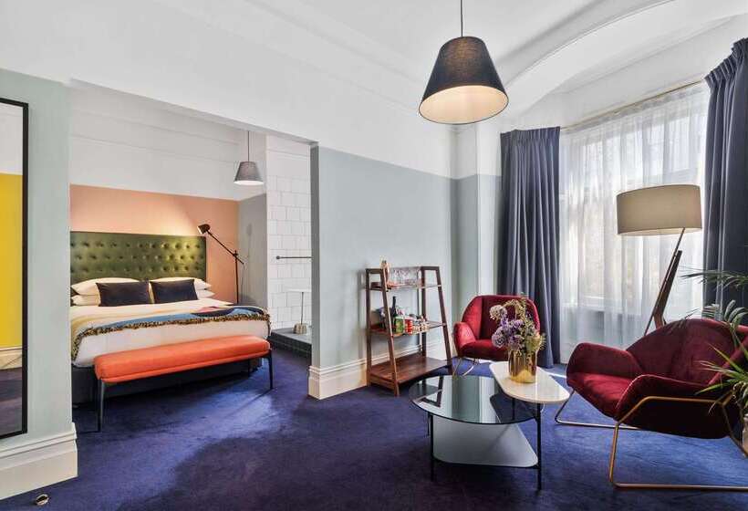 Harry, Ascend Hotel Collection