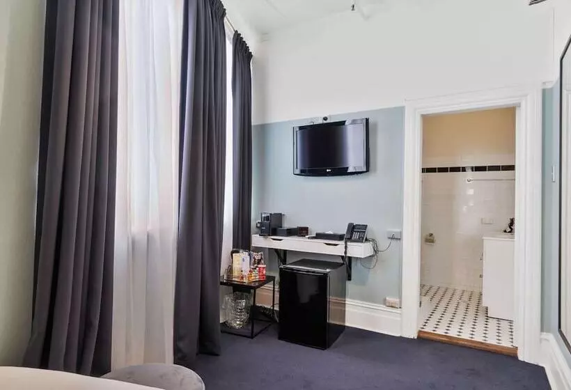 Harry, Ascend Hotel Collection