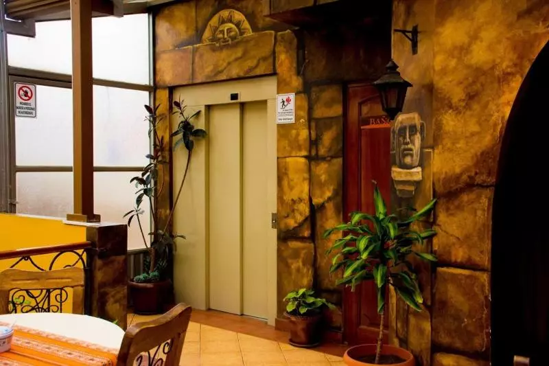 هتل Las Brisas Centro