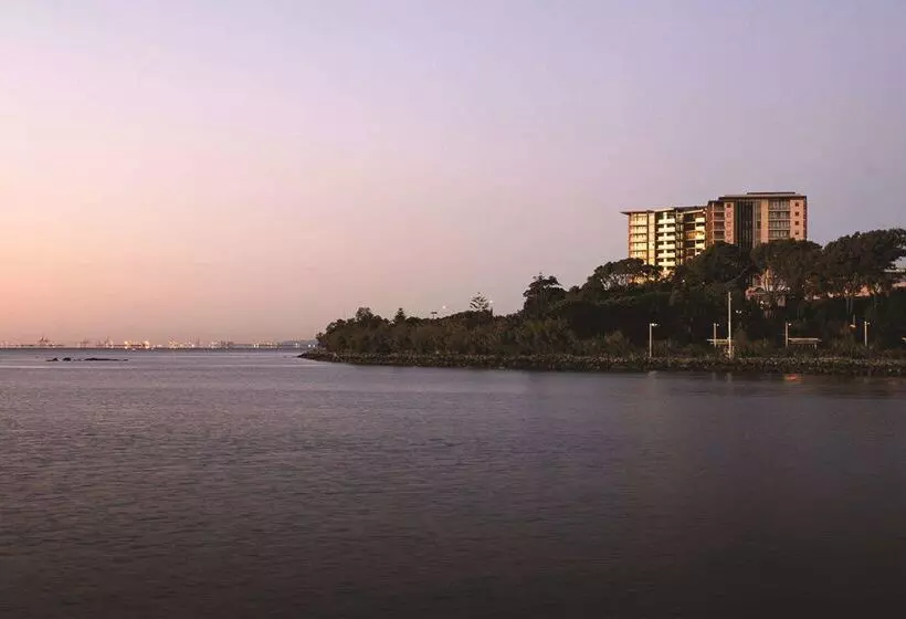 ホテル Oaks Redcliffe Mon Komo Suites