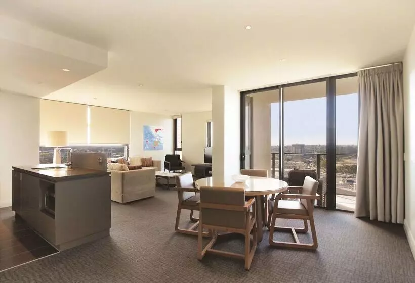 ホテル Oaks Redcliffe Mon Komo Suites