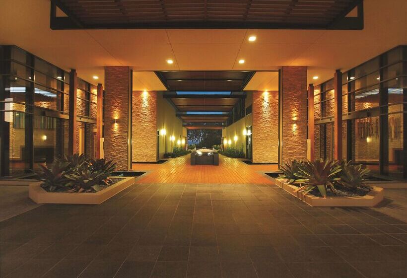 בית מלון כפרי Oaks Redcliffe Mon Komo Suites