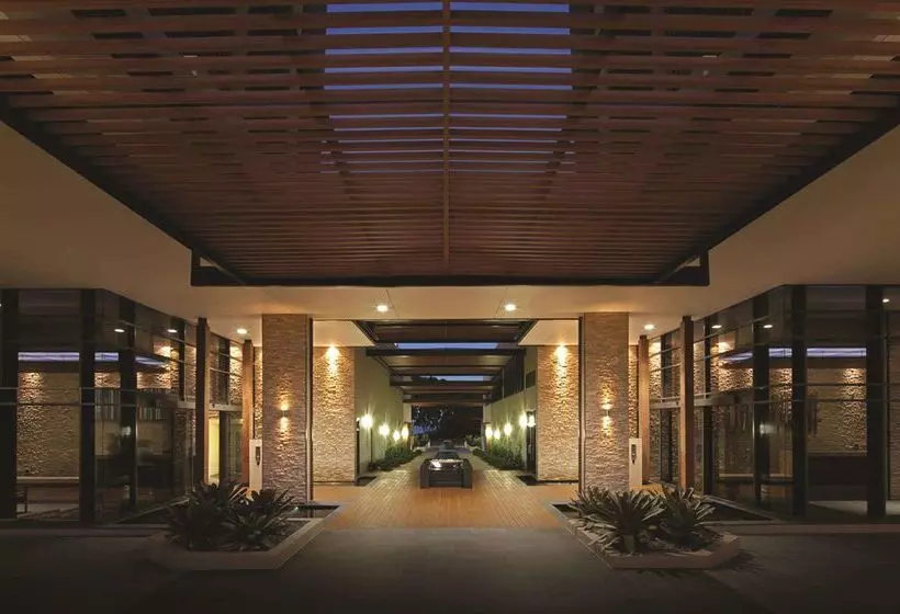 ホテル Oaks Redcliffe Mon Komo Suites