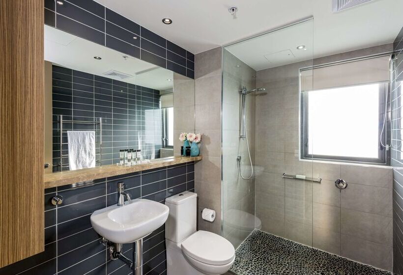 בית מלון כפרי Oaks Redcliffe Mon Komo Suites