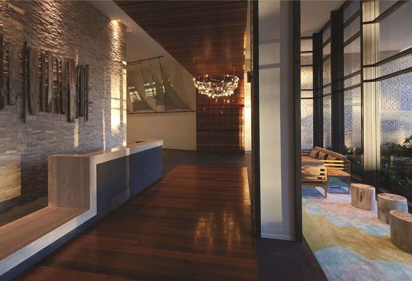 בית מלון כפרי Oaks Redcliffe Mon Komo Suites