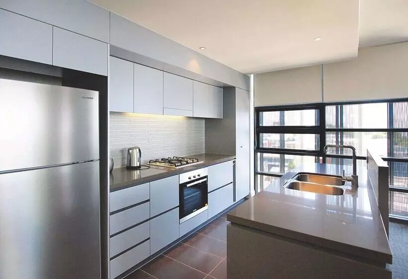 ホテル Oaks Redcliffe Mon Komo Suites