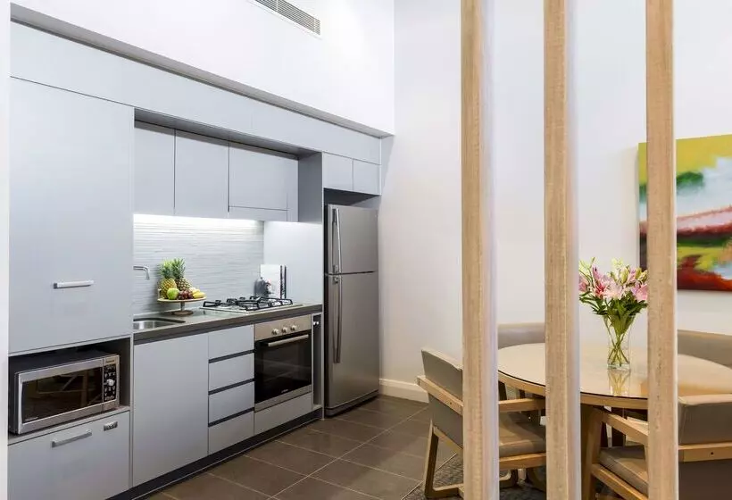 ホテル Oaks Redcliffe Mon Komo Suites