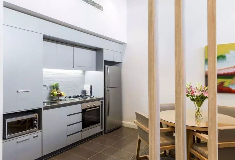 ホテル Oaks Redcliffe Mon Komo Suites